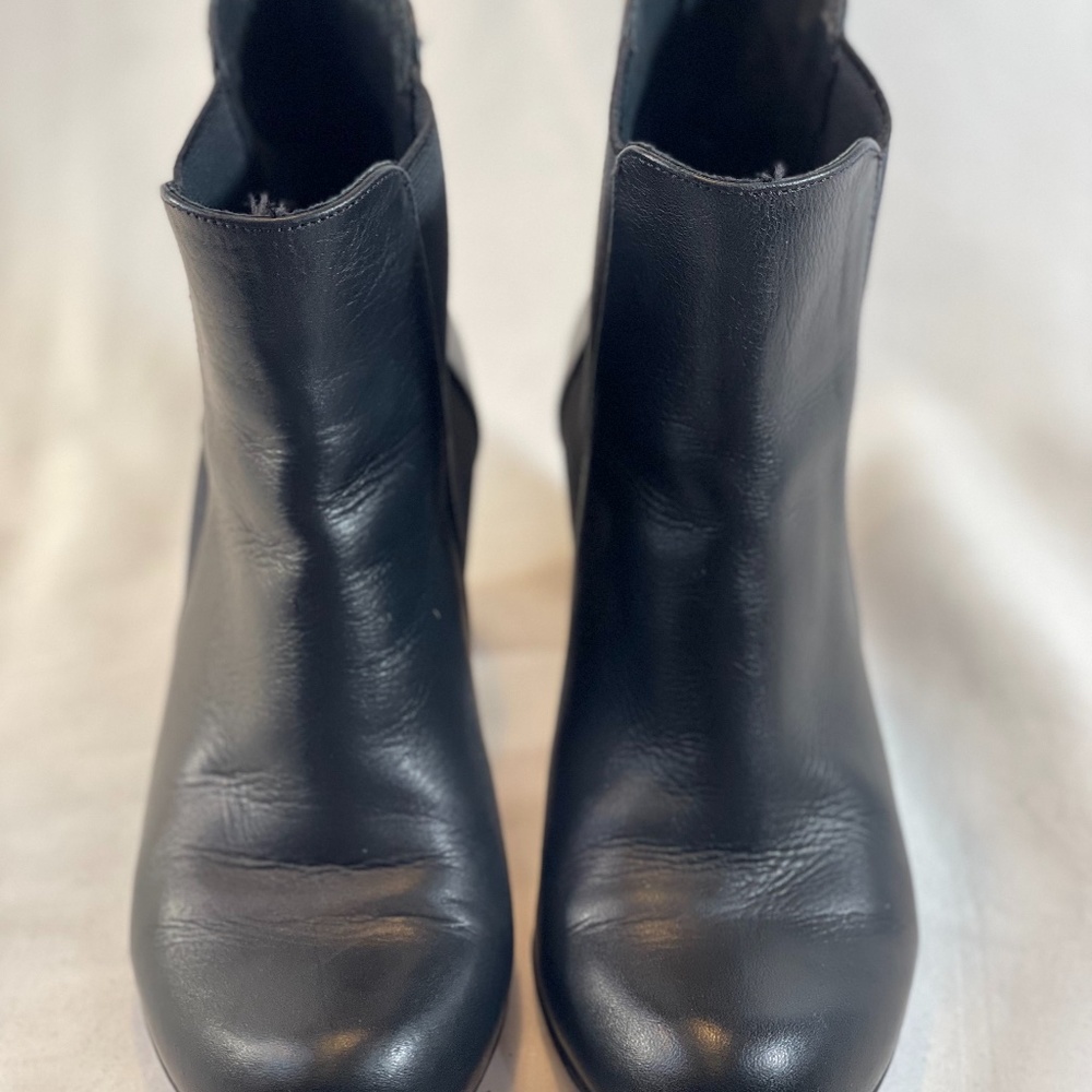Cuple (made in Spain) ankle boots… black….